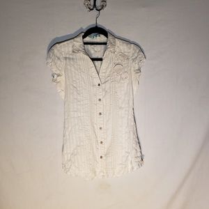 *Maurices* White cotton button up top, small